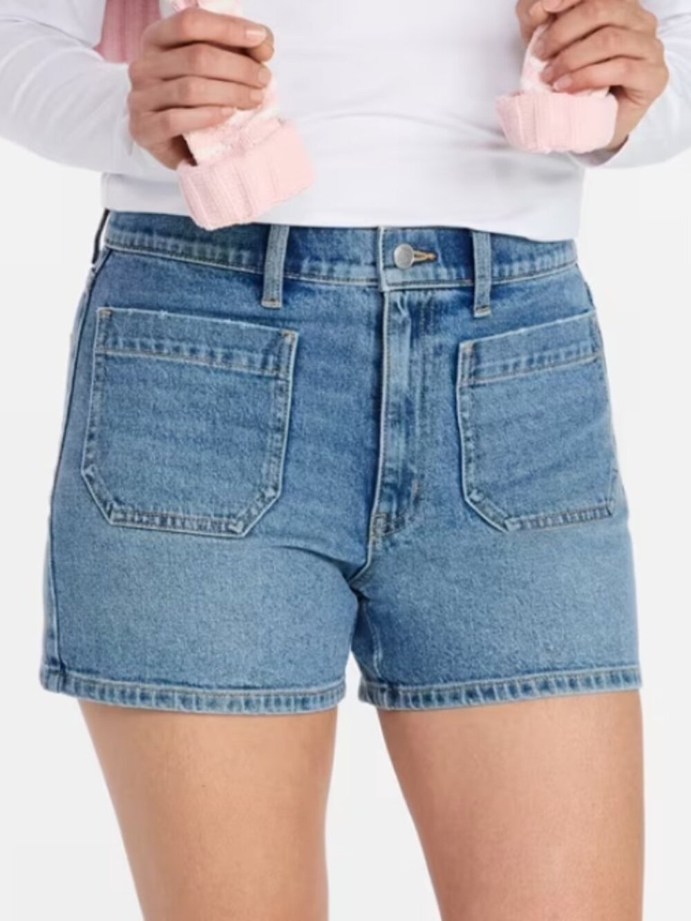 Time and Tru Women's High Rise Patch Pocket Denim Shorts, Medium Wash, Sizes 0 8